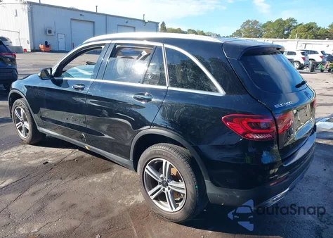 2022 Mercedes-Benz Glc 300 4Matic Suv z USA, uszkodzony, nr VIN W1N0G8EB7NV343783